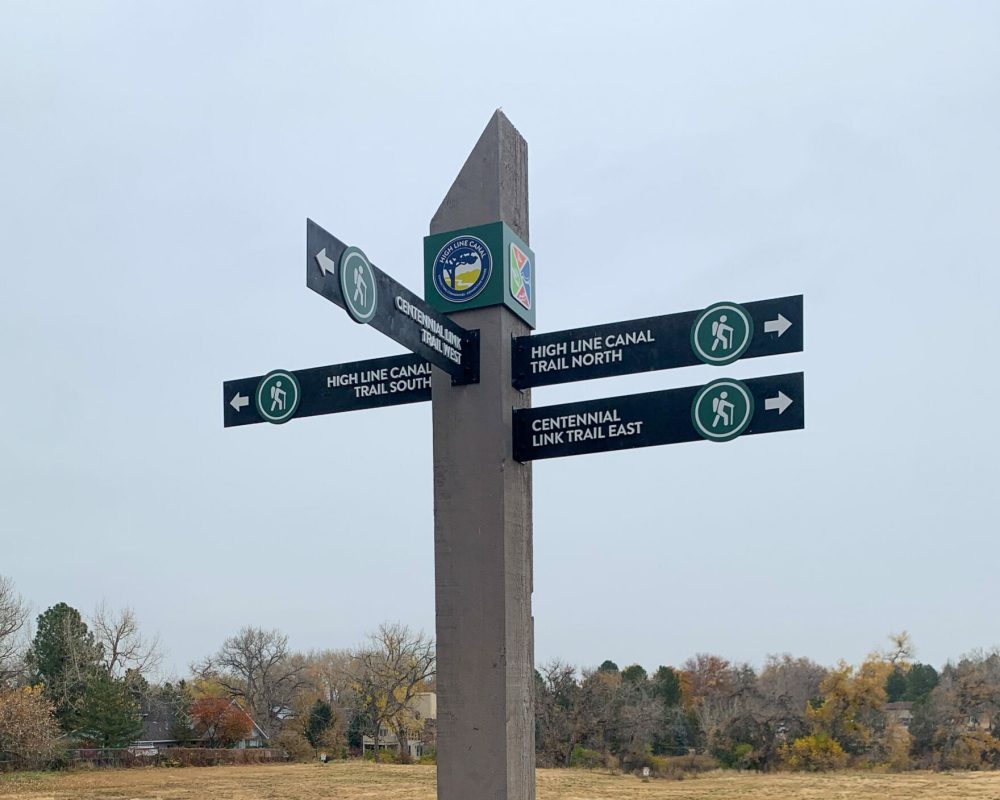 TRAIL JUNCTURE SIGNS: Placed at junctures with other trail networks, these wayfinding flags serve to enhance the Canal users’ experience through visual orientation cues.